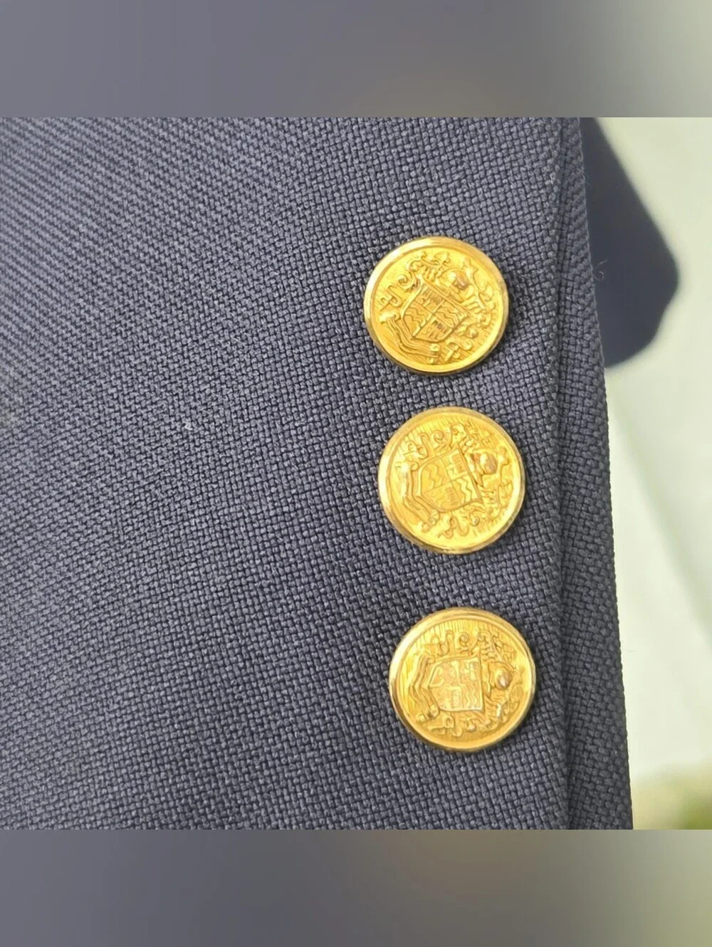Vintage Town & Country by Anderson-Little Navy Blue Blazer Gold Crest 42R